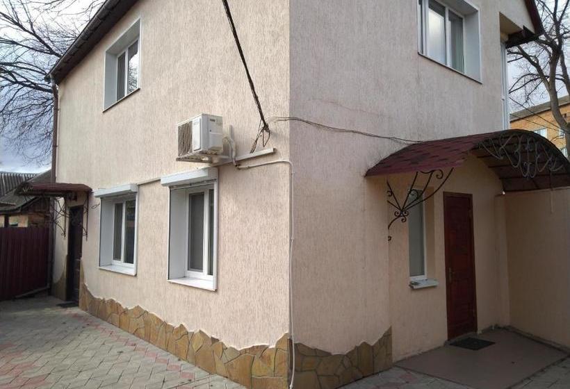 فندق صغير Kak V Gostinice