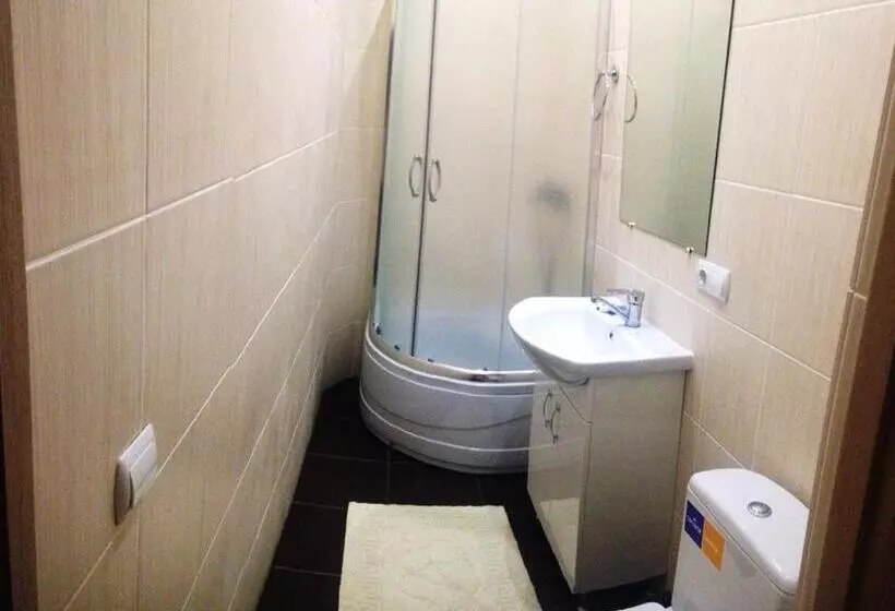 Retkeilymaja Mini Hotel Leon