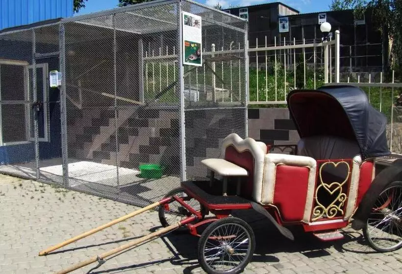 Retkeilymaja Mini Hotel Leon