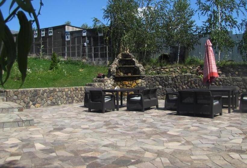 فندق صغير Mini Hotel Leon