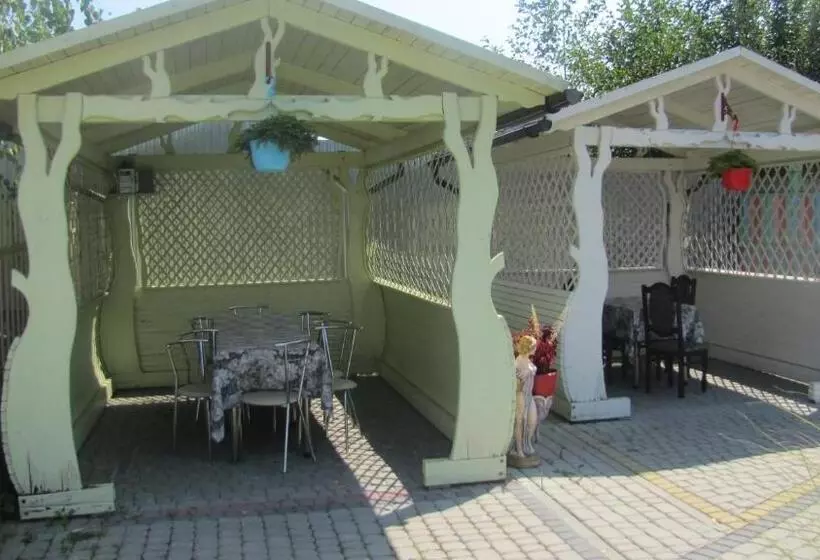 Retkeilymaja Mini Hotel Leon