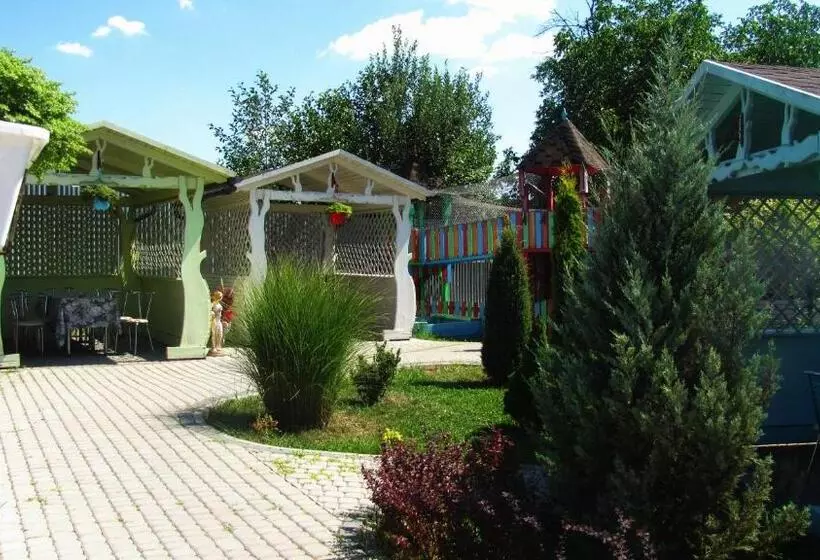 Retkeilymaja Mini Hotel Leon