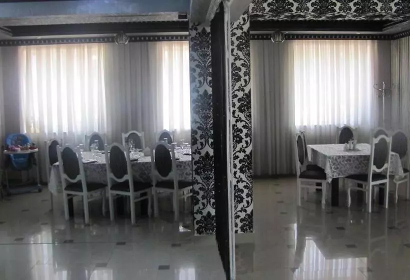 Retkeilymaja Mini Hotel Leon