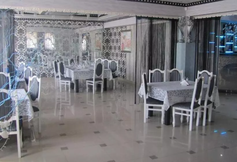 Retkeilymaja Mini Hotel Leon