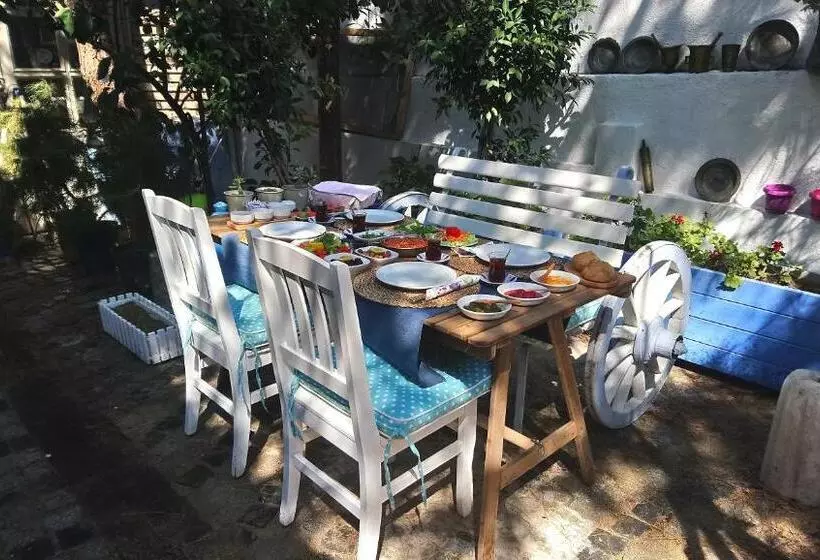 Aamiaismajoitus (B&B) Alacati Sardunya