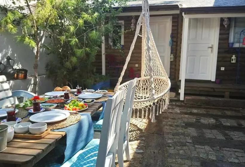 Aamiaismajoitus (B&B) Alacati Sardunya