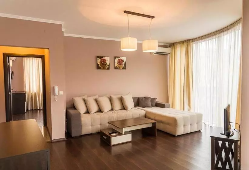 Family Hotel Pak Tam