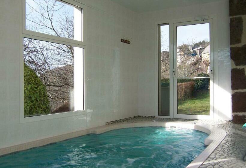 Отель Auberge Hôtel De Tournemire   Cantal