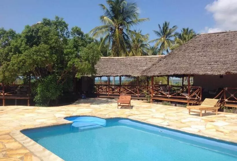 هتل Kijongo Bay Beach Resort