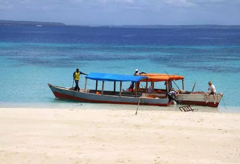 هتل Kijongo Bay Beach Resort