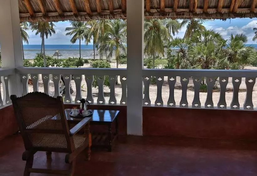 هتل Kijongo Bay Beach Resort