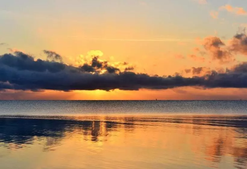 هتل Kijongo Bay Beach Resort