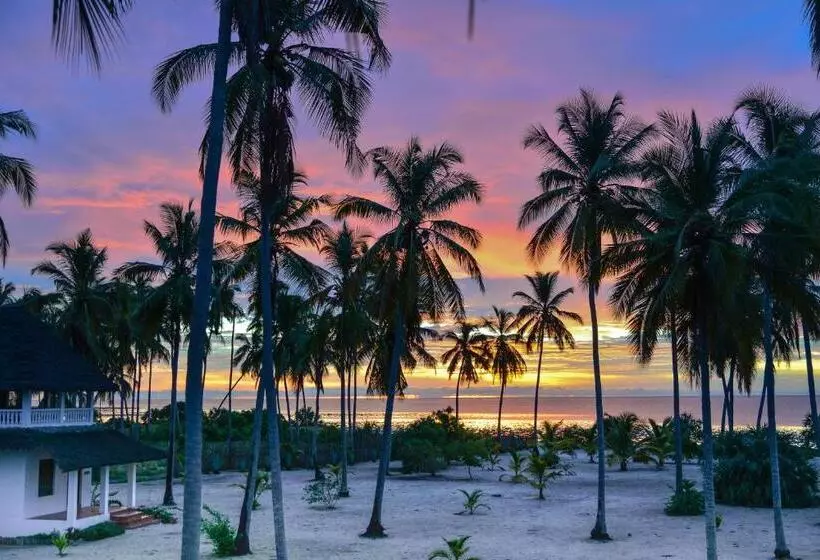 هتل Kijongo Bay Beach Resort