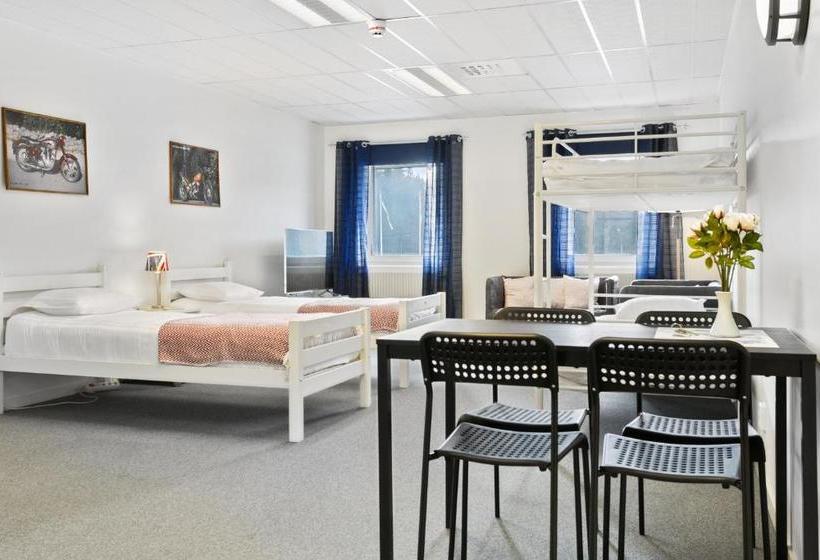 ホテル Route 154, 15 Min Till Ullared