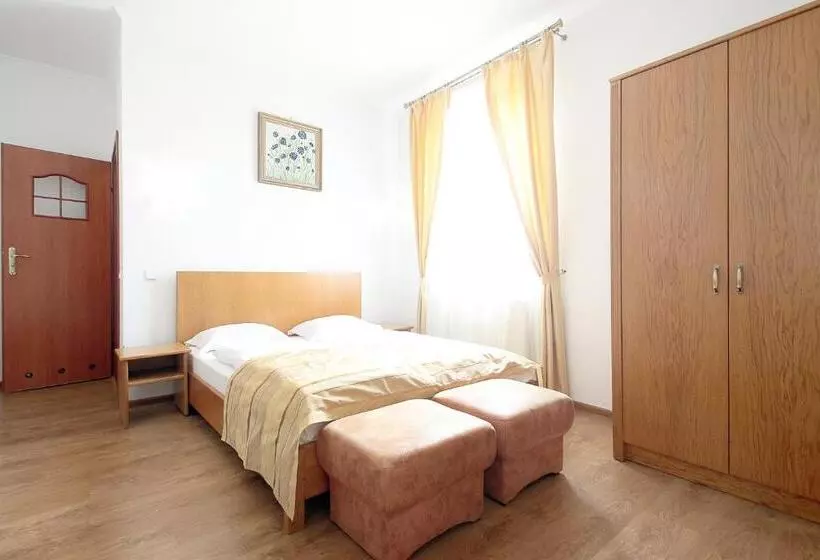Kook Hotel & Rest