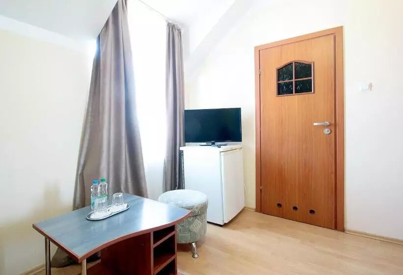 Kook Hotel & Rest