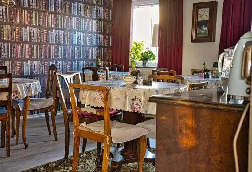 Majatalo Bed And Books På österlens Gästhärbärge