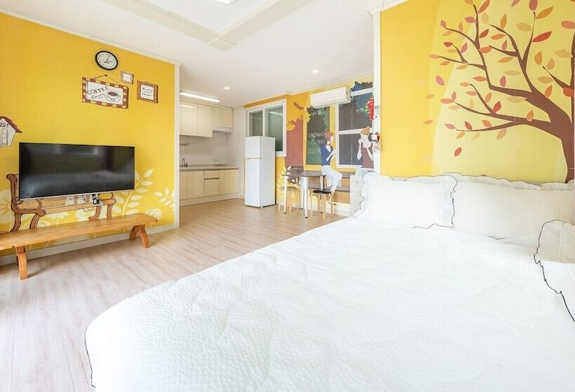 Tongyoung Blue House Spa Pension