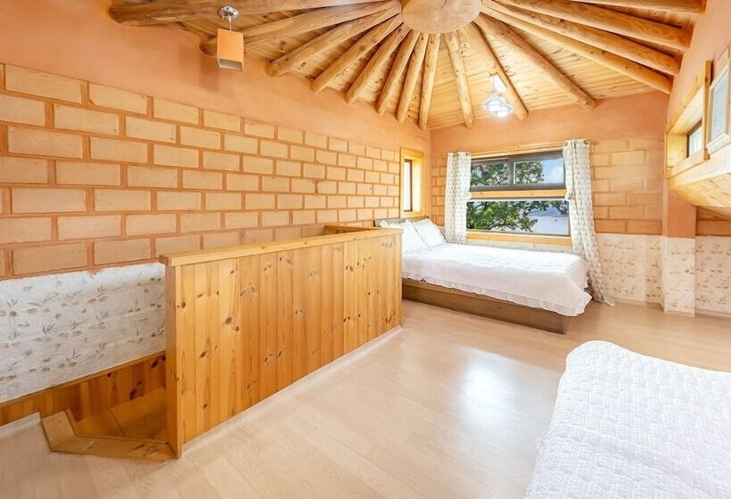 Tongyoung Blue House Spa Pension