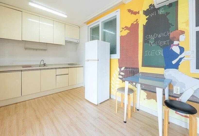 Tongyoung Blue House Spa Pension