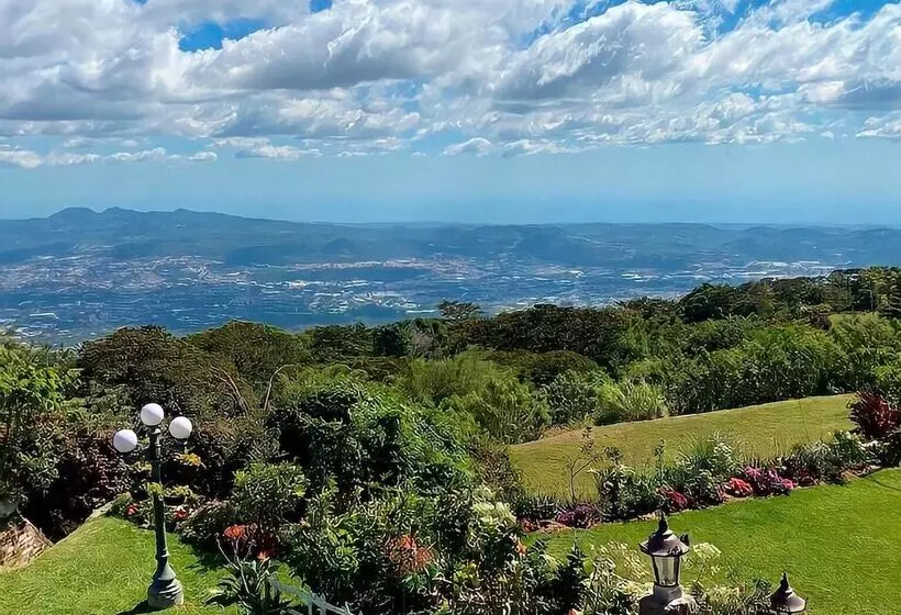 Verdant Hotel & Holistic Experience