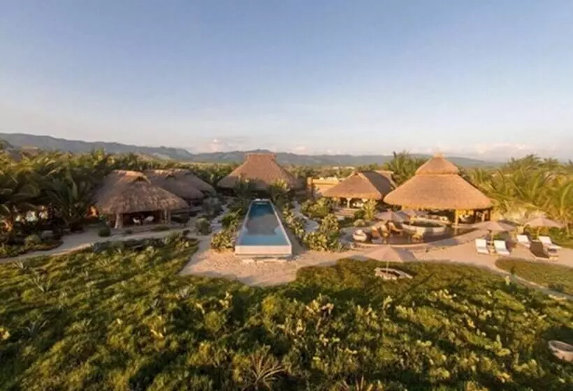 Retkeilymaja Samora Luxury Resort