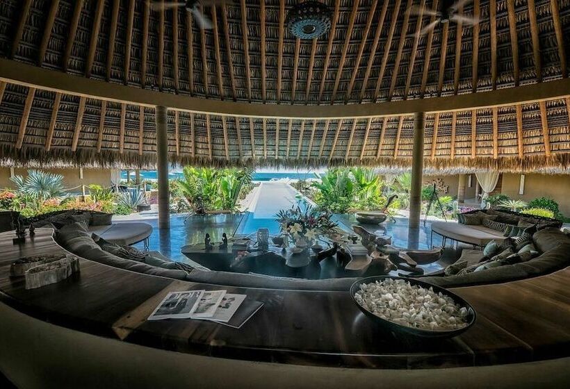 فندق صغير Samora Luxury Resort