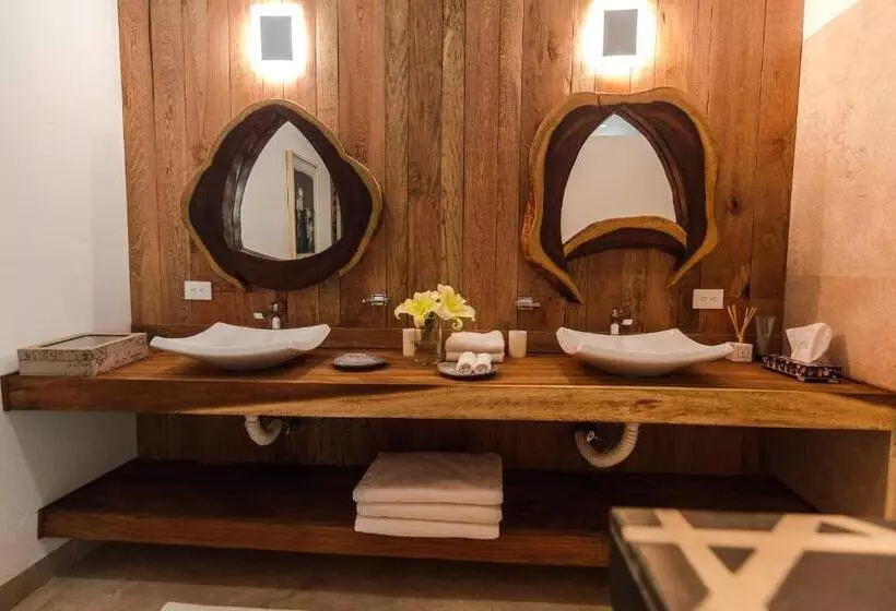 Retkeilymaja Samora Luxury Resort