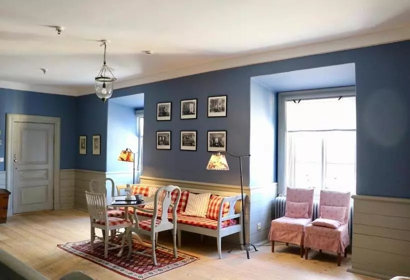 Aamiaismajoitus (B&B) Thottska Villan