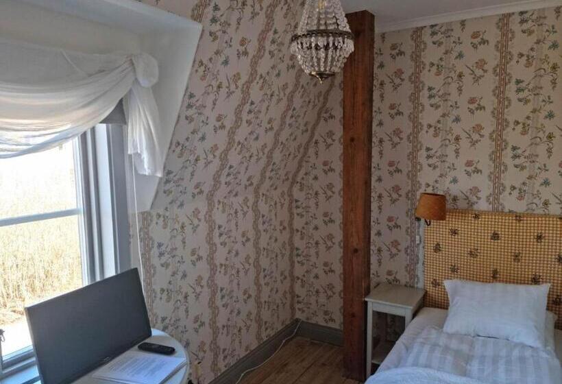 Bed and Breakfast Thottska Villan