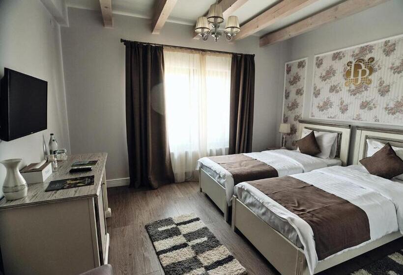 هتل Domeniile Panciu Winery & Resort