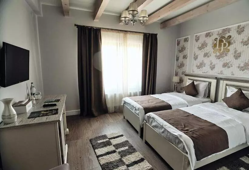 Hotelli Domeniile Panciu Winery & Resort