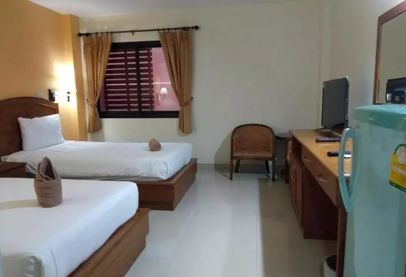 ホテル Jingjo  Lang Suan