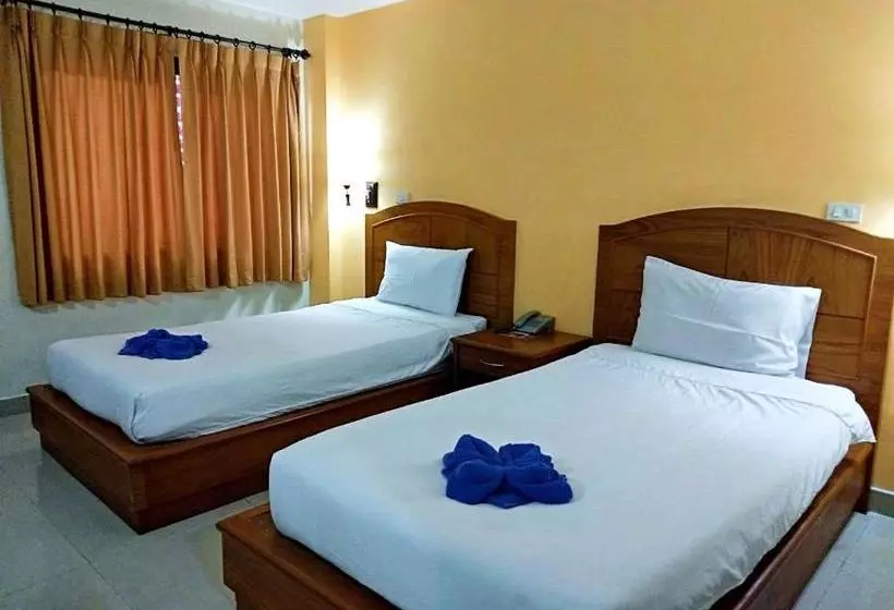 ホテル Jingjo  Lang Suan