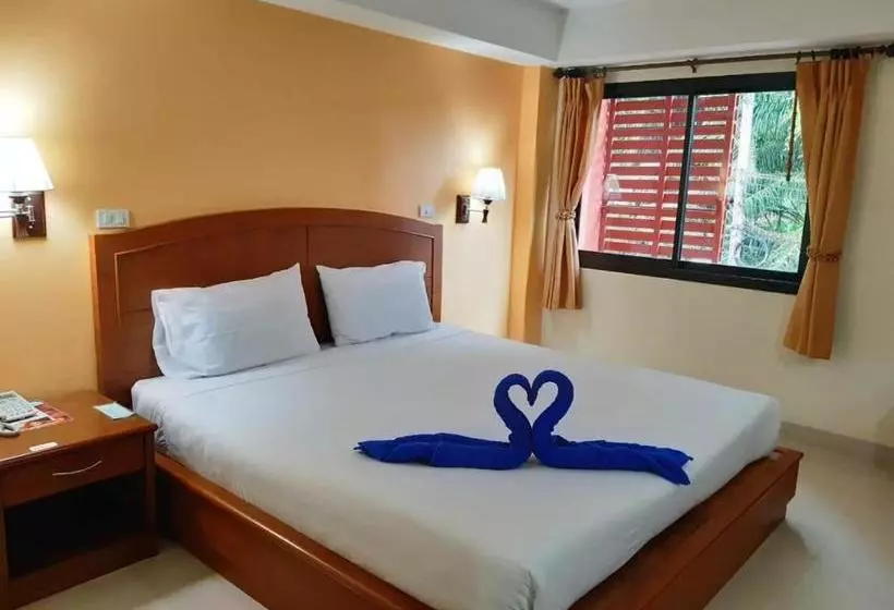 ホテル Jingjo  Lang Suan