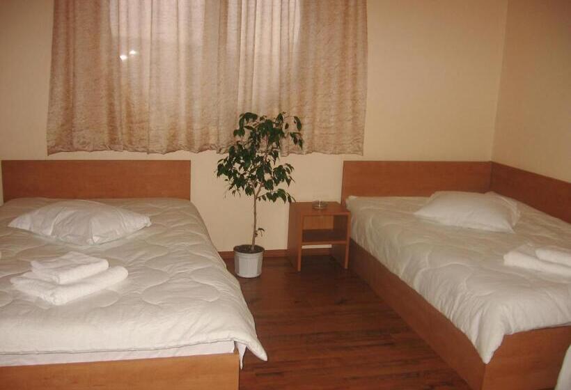 בית מלון כפרי Queen