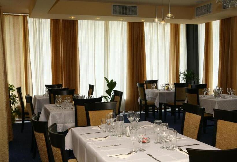 בית מלון כפרי Queen