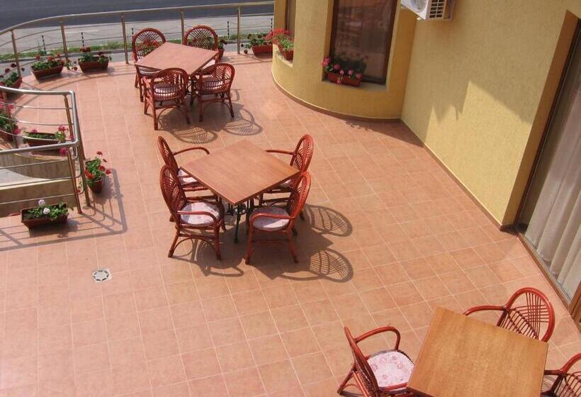 בית מלון כפרי Queen