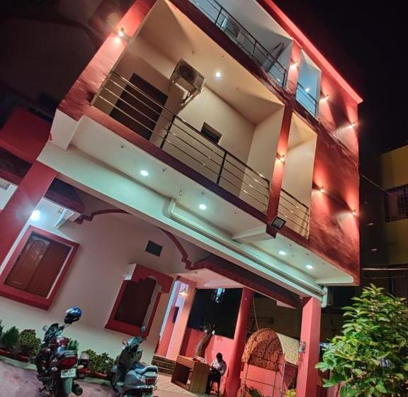 هتل Ratna Resort Near Bhubaneswar Airport