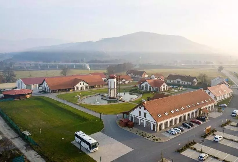 Hotelli Rezort Masarykov Dvor