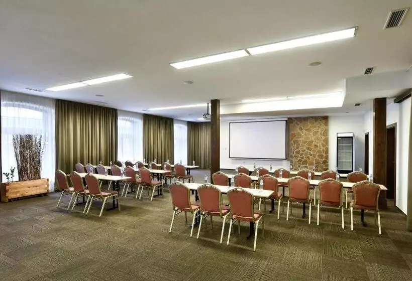 Hotelli Rezort Masarykov Dvor