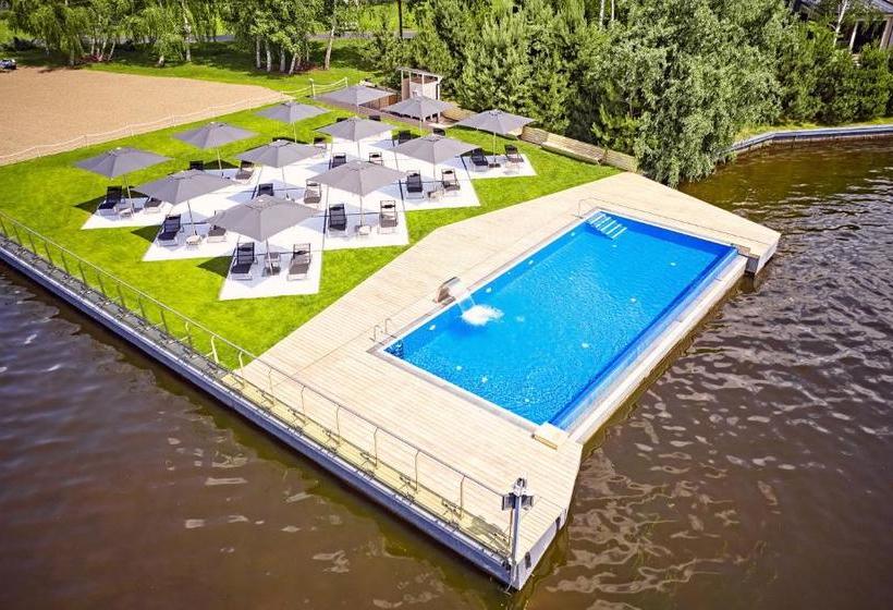 فندق Selfish Club