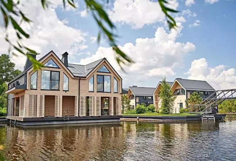 Hotelli Selfish Club