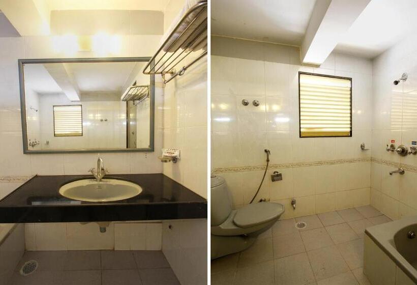 Отель Vaccinated Staff  Oyo 23182  Dhammanagi Comforts