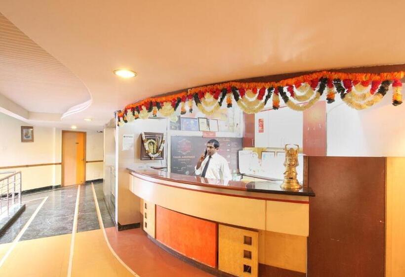 Отель Vaccinated Staff  Oyo 23182  Dhammanagi Comforts