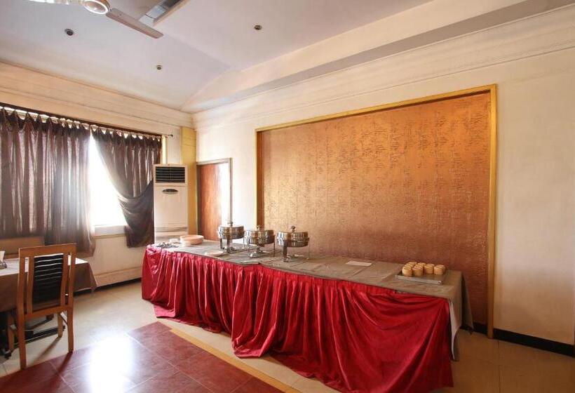 Отель Vaccinated Staff  Oyo 23182  Dhammanagi Comforts