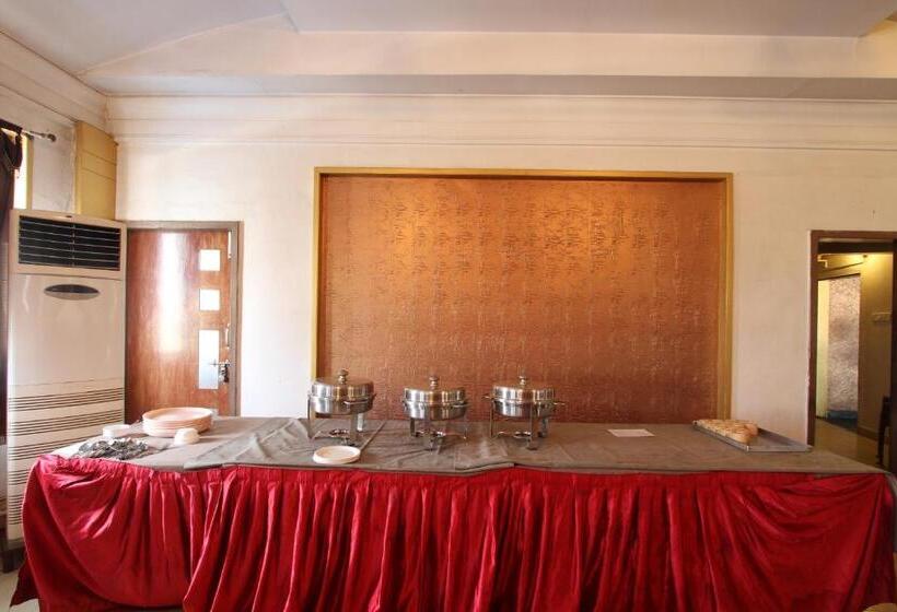 Отель Vaccinated Staff  Oyo 23182  Dhammanagi Comforts