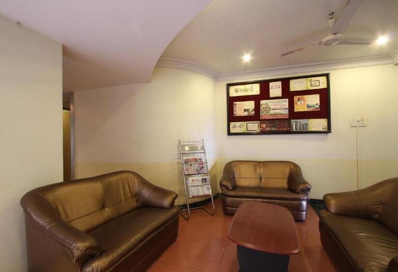 Отель Vaccinated Staff  Oyo 23182  Dhammanagi Comforts