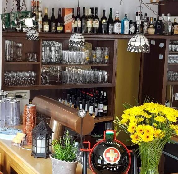 Отель Zur Sonne