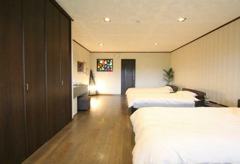 Пансион 百合ヶ浜ビーチハウス